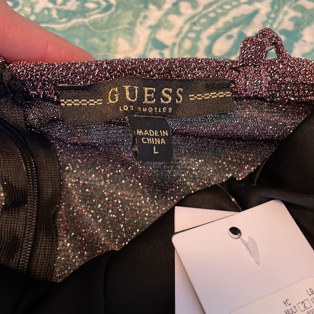 GUESS   - Picture 6 of 8